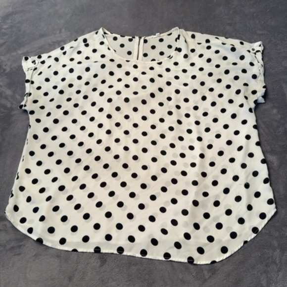 Maurices Tops - Unknown Blouse Women XL White Black Polka Dot Graphic Casual Lightweight Shirt